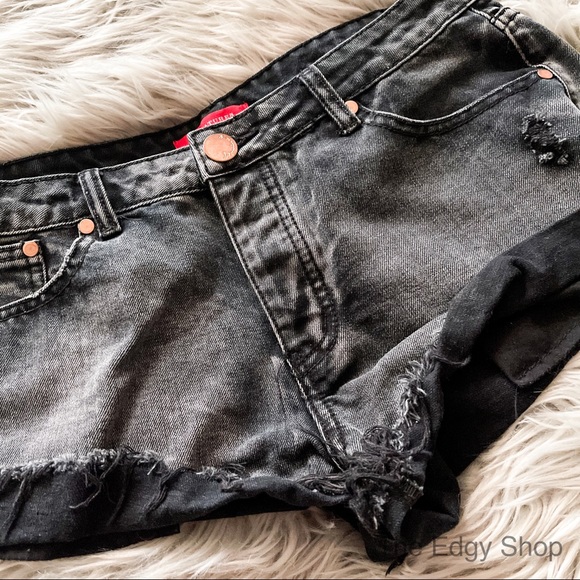 11thstreet | Rosé Shorts - Picture 11 of 13